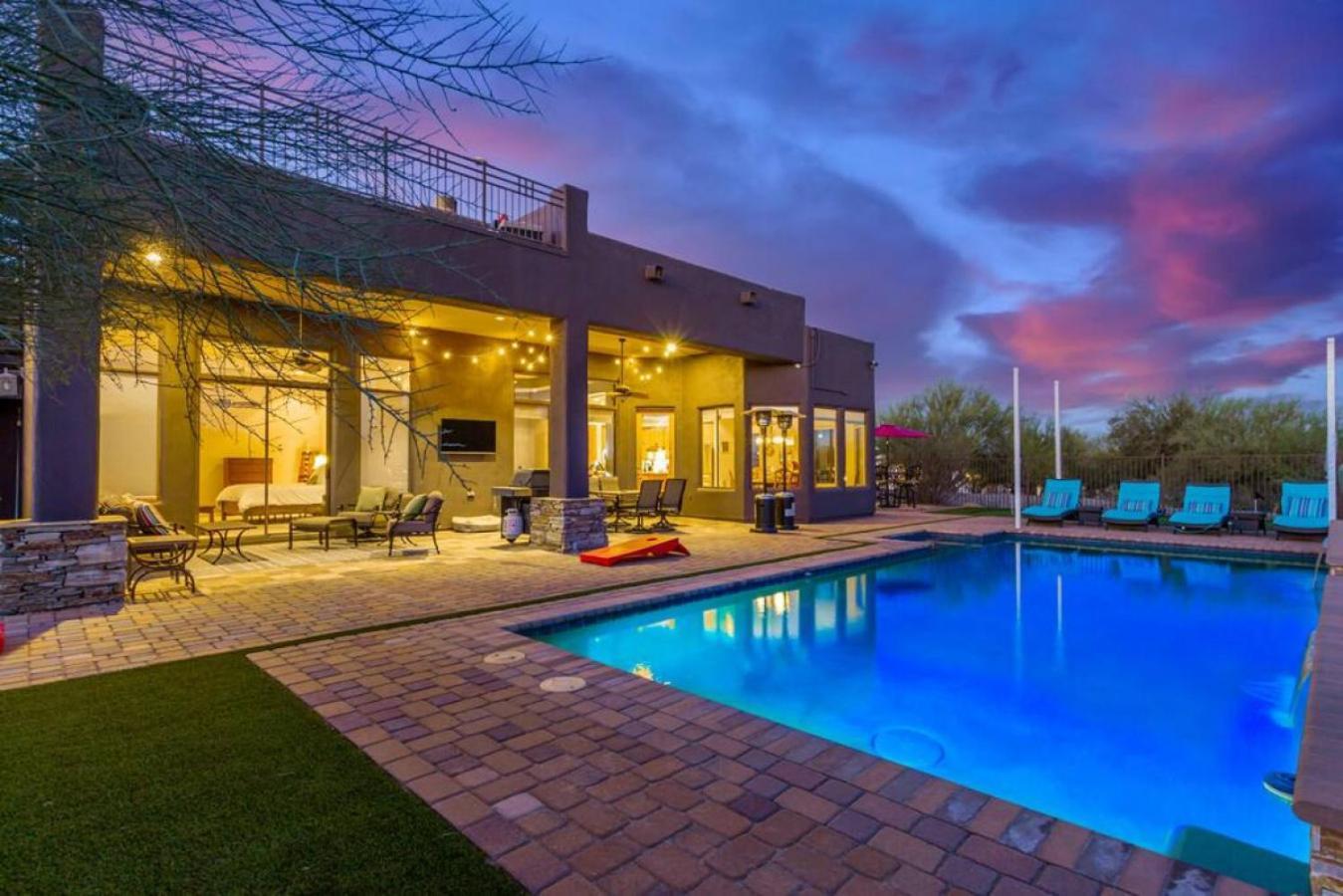 Desert Tranquility 4 Bedroom With Heated Pool Holiday home